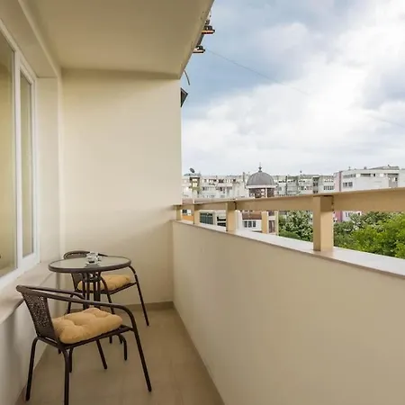 Linden Guest Apartment Varna Exterior photo